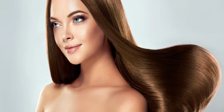 Hloubková péče o vlasy: rekonstrukce, čištění nebo brazilský keratin