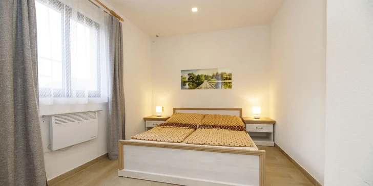 Chata disponuje dvěma samostatnými apartmány, každý má svůj vlastní vstup. 