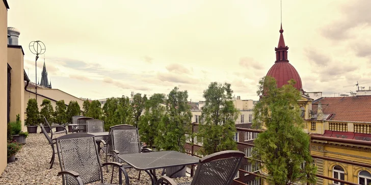 Restaurace nabízí také terasu s krásným výhledem na Prahu.