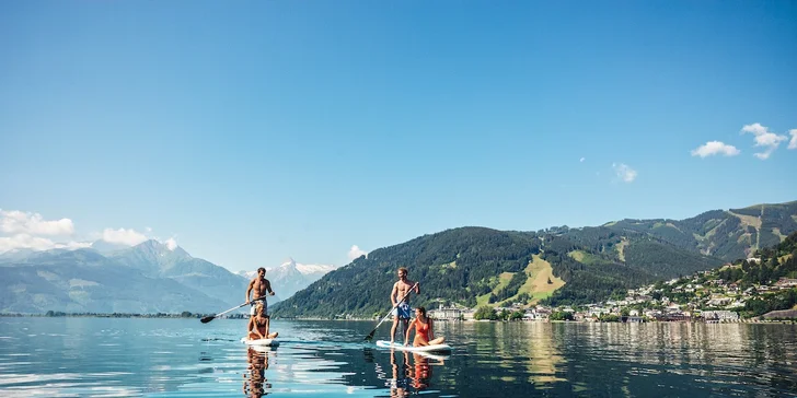 Hotel je len 5 minút od jazera Zell.