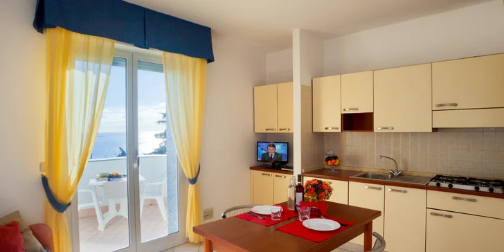 Ubytujete se ve dvoupokojovém apartmánu, ve kterém je vše, co byste mohli na dovolené potřebovat.