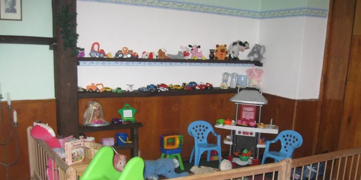 V dětském koutku v restauraci se zabaví malí hosté. 