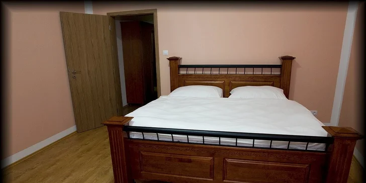 Dvoulůžkové pokoje jsou útulné a připraveny pro váš odpočinek. 