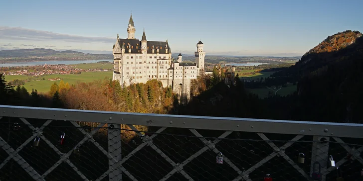 Společně s průvodcem si projdete komnaty zámků Hohenschwangau a pohádkového Neuschwanstein.