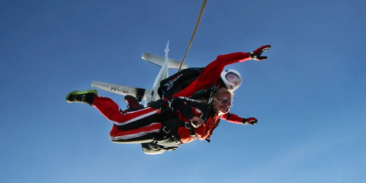 Nebudete v tom sami – celou dobu s vámi bude zkušený tandem pilot.