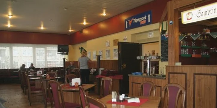 Slunečnice je restaurace s Tipsport barem a můžete si tady zahrát i bowling nebo šipky.
