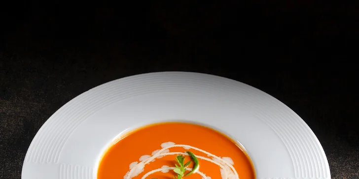 V příjemné restauraci se na vás těší jakýkoli den od 11:30 (o víkendu od 12:00) do 20:00. 