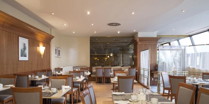 Do hotelové restaurace si můžete zajít také na večeři.