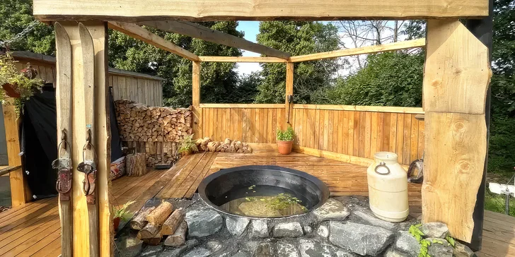 Kromě unikátního noclehu si užijete i relax v tradičním zakarpatském čanu. 