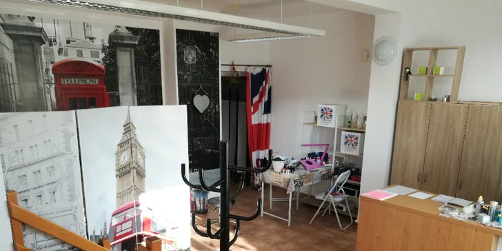Následně vás čeká zažehlení očního séra a krému a aplikace masky. 