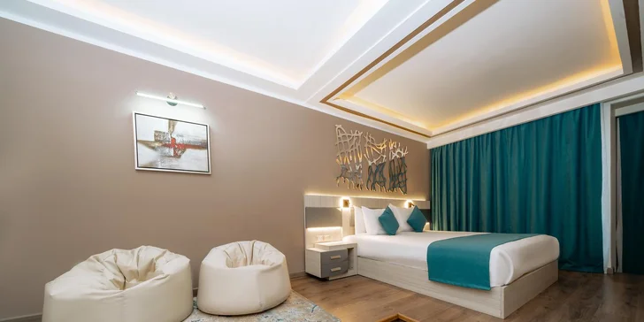 Pro nejnáročnější hosty je připravena Executive Suite (72 m²) s obývacím koutem, šatnou a bonusy v podobě županů a pantoflí.

