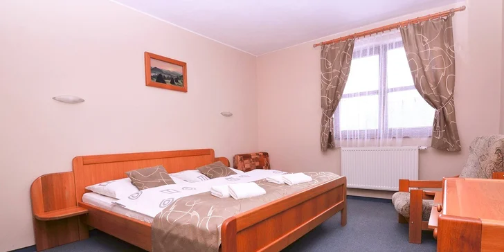 Hotel ponúka útulné izby, ktoré sú štandardne vybavené TV–SAT, sprchou, WC, trezorom, Wi–Fi pripojením a telefónom.