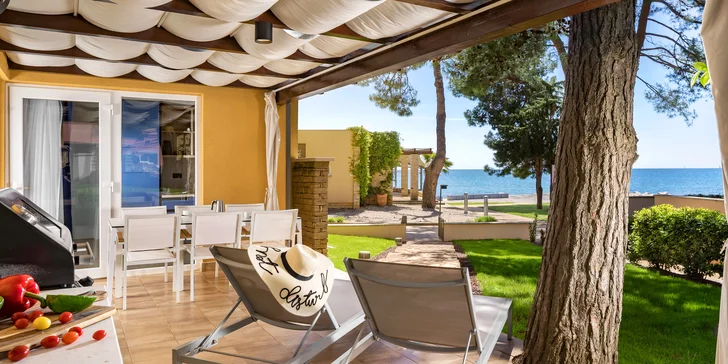 Čtyřhvězdičkový resort Istrian Villas Plava Laguna se nachází v letovisku Stella Maris uprostřed borového lesa a jen pár kroků od moře. 