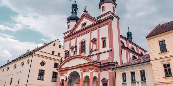 Kostel sv. Ignáce z Loyoly Chomutov exteriér