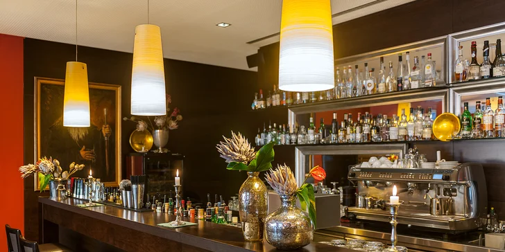 Na večerný drink poslúži hotelový bar.