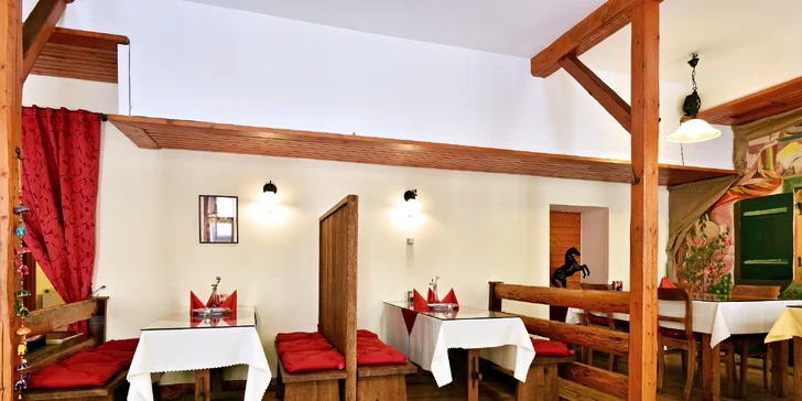 Jen pár minut pěšky vás čeká exotická hostina – a po ní vyrazte třeba na blízkou náplavku.