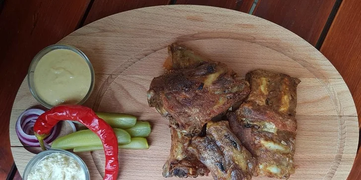 Moravské menu se skládá z krémové česnečky, vepřové pečínky a přesňáku.