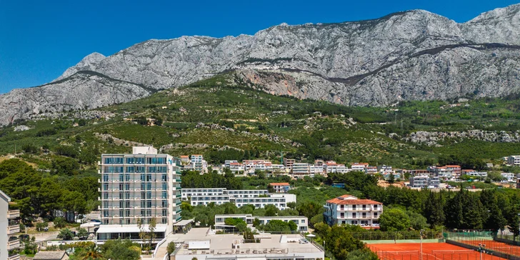 Počas pobytu máte neobmedzený vstup do priestranného vonkajšieho bazéna s rozlohou 508 m².