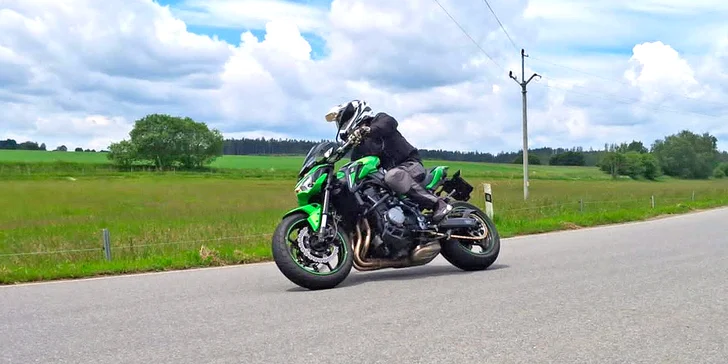 Vybrat si můžete mezi cestovními stroji na vícedenní jízdy, hbitými motorkami typu naked nebo dětskými motorkami pro malé nadšence. 