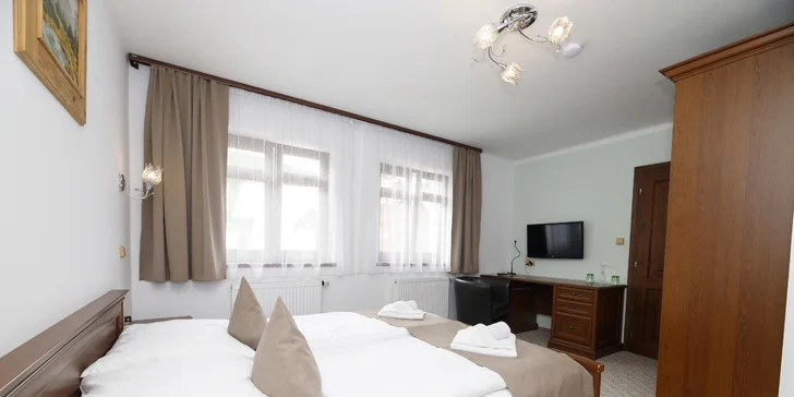 Na výber máte dvojlôžkové alebo trojlôžkové izby s rôznymi možnosťami prísteliek, prípadne dvojizbový apartmán.