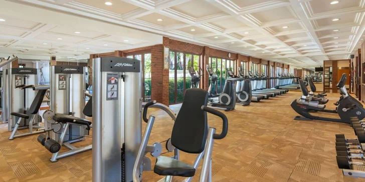 Pro aktivní hosty je tu neomezený vstup do moderního fitness centra.