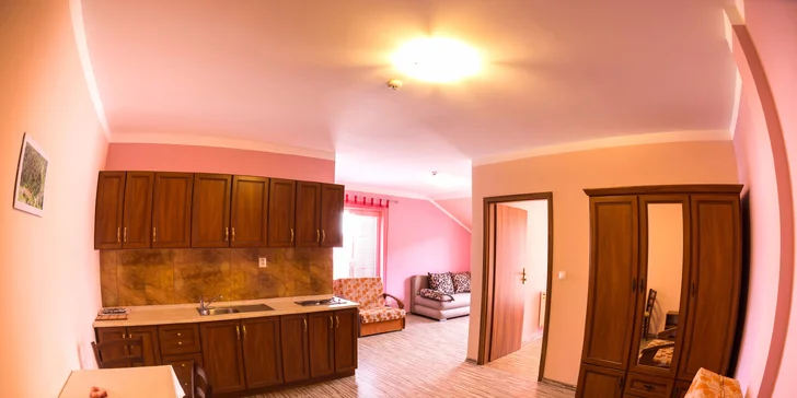 V apartmánu si uvaříte dle libosti, případně si přiobjednejte stravu.