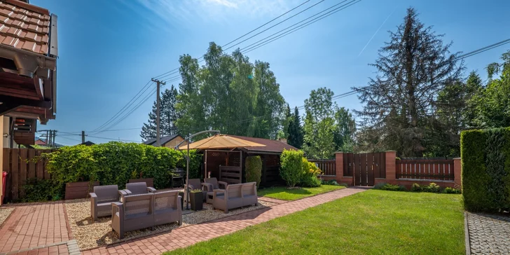 Apartmány jsou vzdálené cca 950 m od aquaparku Bešeňová. 
