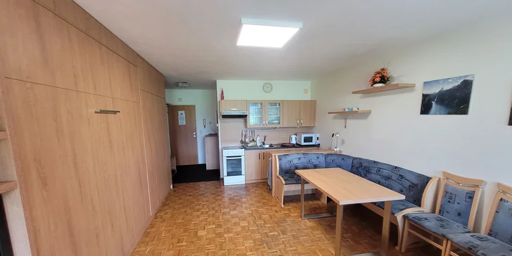 Apartmán 1 je pro 4 osoby (max. 6 s příplatkem).