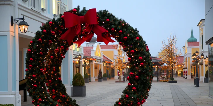 Prvou zastávkou výletu bude známy outlet svetových značiek Parndorf, kde budete mať čas a priestor nakúpiť posledné chýbajúce vianočné darčeky.