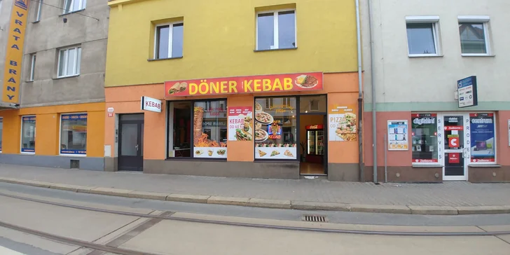 A abyste měli jídlo čím zapít, dostanete ke kebabu i nápoj podle vašeho gusta. 