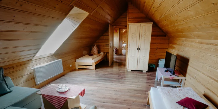 Počítať môžete tiež so satelitnou TV, bezplatným Wi-Fi pripojením a v niektorých izbách aj s nádherným výhľadom na Belianske Tatry.