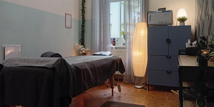 Tato unikátní technika využívá masáž speciálně tvarovanými dřevěnými nástroji, které dokážou s pletí doslova zázraky.