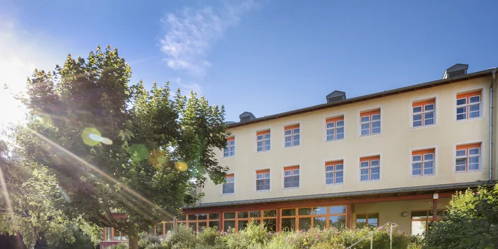  Parkování u hotelu je zdarma, povolen je i pobyt domácích mazlíčků.