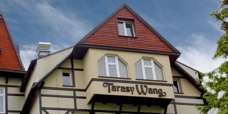 Také architektura hotelu z 19. století odkazuje na severský styl. 