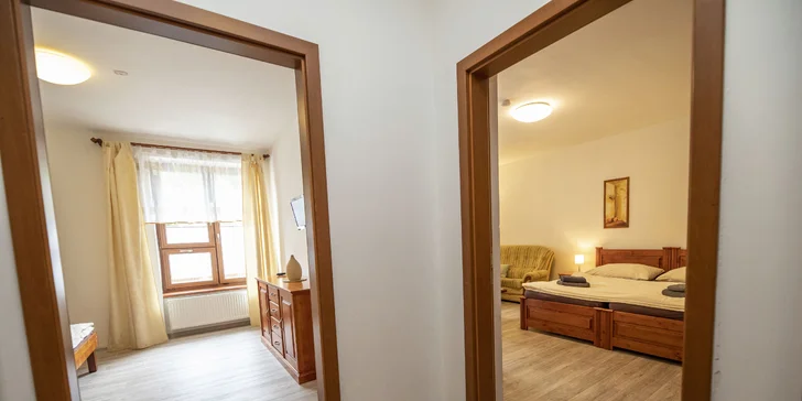 Čtyřlůžkový pokoj je ideální pro rodiny s dětmi - skládá se ze dvou oddělených ložnic.
