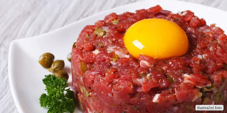 Půlkilový tatarák z prémiového hovězího masa Chuck Tender a 16 topinek