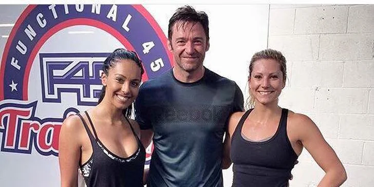 Hugh Jackman cvičí také v F45 training – a je to na něm vidět.