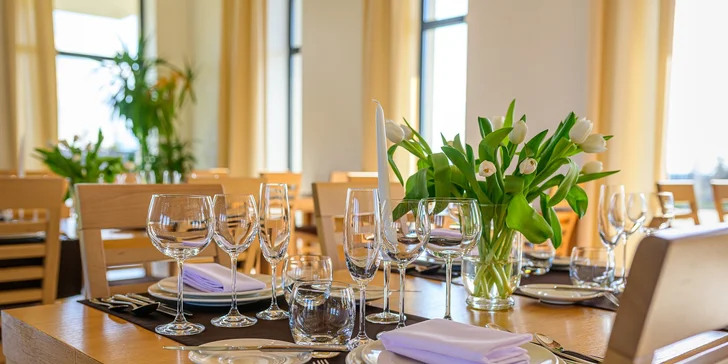 V hotelové restauraci si vychutnáte díla hodná mistra, která hravě uspokojí i ty nejnáročnější gurmány.