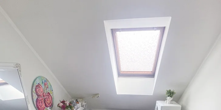 Na místě ulehnete na pohodlné lehátko a necháte se po dobu 60⁠–⁠90 minut hýčkat.