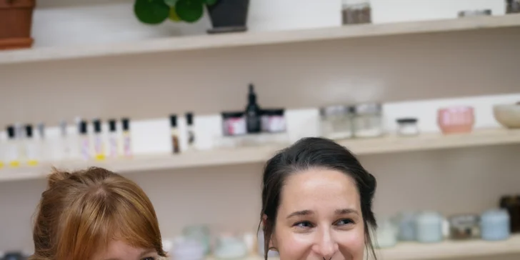 Lektorka vám poradí, které kombinace vůní se k sobě hodí. V zimě je nejoblíbenější pomeranč s kardamonem, na jaře lemongrass s levandulí a v létě limetka s mátou.