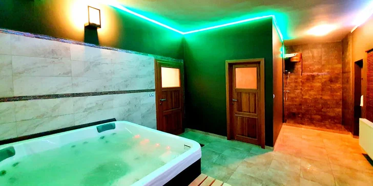 Na místě si můžete dokoupit relaxaci ve wellness. V ceně jedné varianty je již 90min. privátní odpočinek v ceně.