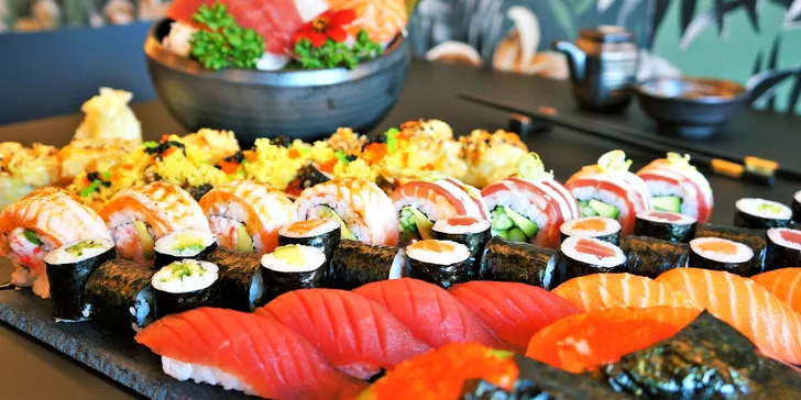 Set 26 nebo 63 ks sushi s avokádem, lososem, tuňákem i okurkou