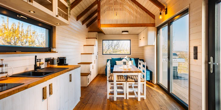 Glamping Winy House pro milovníky vína uprostřed slováckých vinohradů