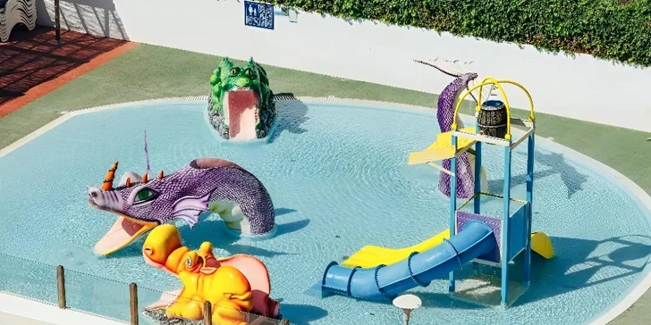 Pro děti je připraven dětský bazén a malý splash park se skluzavkami i dětský Mini-Club a Teens Club.
