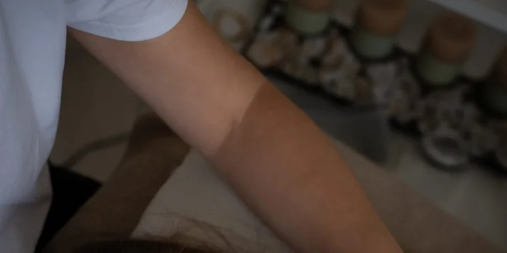 Těšte se na přirozeně zářivou a hladkou pokožku.