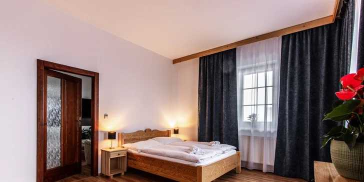 Milovníkov technológií poteší silný signál Wi‑Fi. Apartmán De Luxe s balkónom