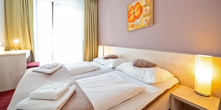 Jen 300 m od Štrbského plesa stojí 4* hotel Crocus.