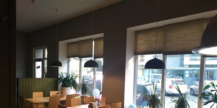 Restauraci najdete kousek od zastávky Hybešova.