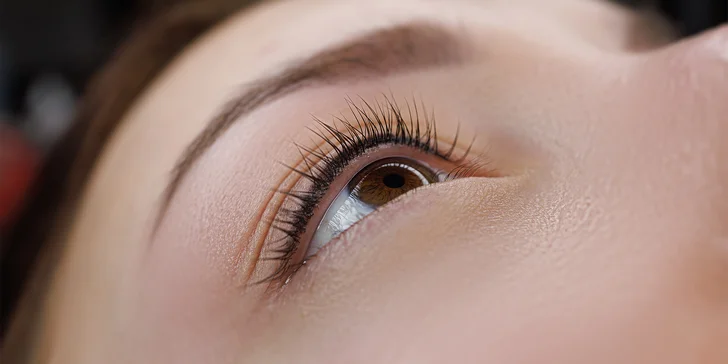 Perfektní make-up za každé stiuace: permanentní oční linky, obočí dle výběru i rty
