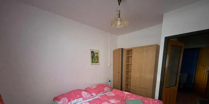 Jeho součástí jsou celkem 3 ložnice.